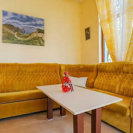 アパート Comfortable 1bedroom With Kitchen In Dafinka Qq ブルガス