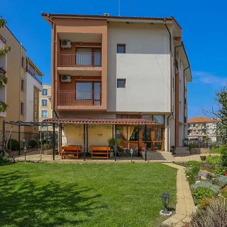Comfortable 1bedroom With Kitchen In Dafinka Qq ブルガス