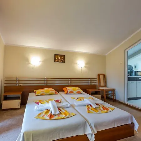 Comfortable 1bedroom With Kitchen In Dafinka Qq アパート ブルガス