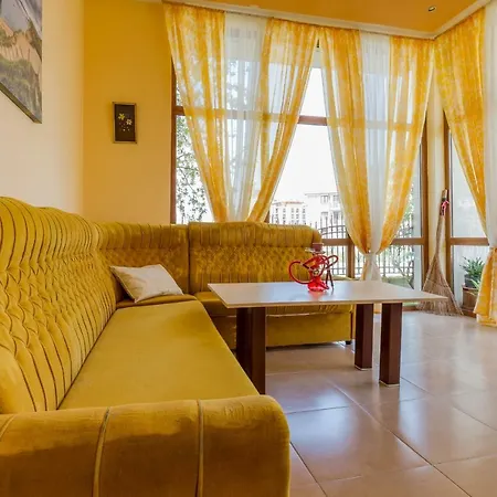 Comfortable 1bedroom With Kitchen In Dafinka Qq アパート *