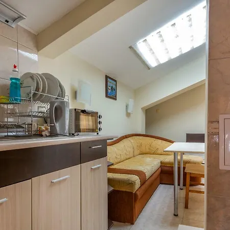 Comfortable 1bedroom With Kitchen In Dafinka Qq ブルガス
